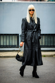 total black look, white hair, prada handbag, leather coat, black boots, coperni, street style, jonathan paciullo, FW, frenchystyle, fashion week, AUTUMN WINTER 2022-2023, FALL WINTER 2022_2023, FW 22-23, PFW, PARIS, full length, vertical
