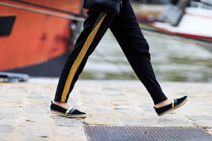 atmosphere details, black pants, black shoes, detail, espadrilles, fashion week, frenchystyle, FW, golden details, horizontal, jonathan paciullo, MENSWEAR, PARIS, PFW, SPRING SUMMER 2017, SS 17, street style, trousers
