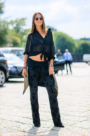 black pants, black shirt, fashion week, frenchystyle, full length, FW, jonathan paciullo, MFW, MILAN, printed pants, see through, silk shirt, SPRING SUMMER 2017, SS 17, street style, sunglasses, tone on tone, total look black, trousers, vertical