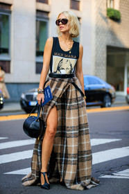 black bag, black belt, black shoes, black t shirt, brown skirt, checked, graphic skirt, high heels, leather bag, leather belt, leather shoes, max mara, necklace, plaid, printed skirt, printed t shirt, sunglasses, tartan, viktoria rader, fashion week, frenchystyle, FW, jonathan paciullo, street style, MFW, MILAN, SPRING SUMMER 2019, SS 19, vertical, full length