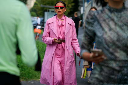 pink jacket, pink pants, pink shirt, pink suits, pink total look, lavalliere collar, red sunglasses, futurist shape sunglasses, dangling earrings, different earrings, fashion week, frenchystyle, FW, jonathan paciullo, street style, MFW, MILAN, SPRING SUMMER 2020, SS 20
