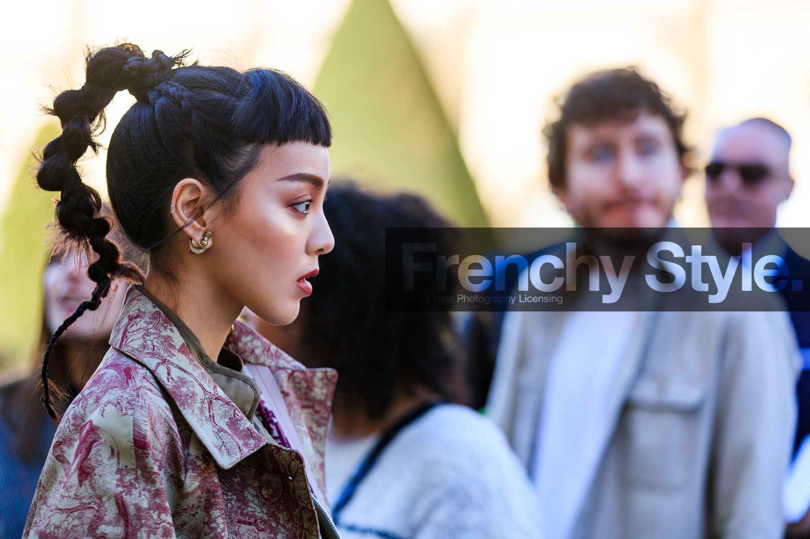 braids, christian dior, earrings, graphic jacket, ponytail, printed jacket, red jacket, fashion week, frenchystyle, FW, jonathan paciullo, street style, PFW, PARIS, AUTUMN WINTER 2019-2020, AW 19-20, FALL WINTER 2019-2020, FW 19-20, horizontal, atmosphere details, detail