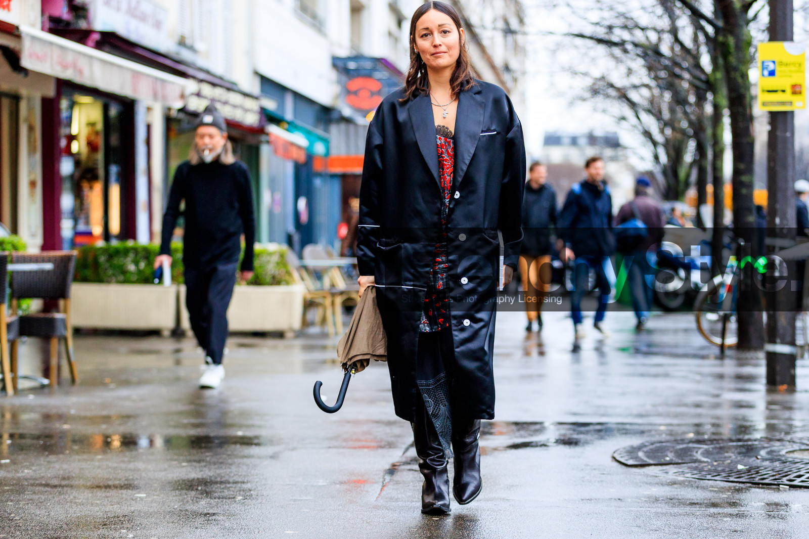 atmosphere details, AUTUMN WINTER 2017-2018, AW 17-18, black coat, black jacket, black shoes, bustier dress, FALL WINTER 2017-2018, fashion week, frenchystyle, full length, FW, FW 17-18, horizontal, jonathan paciullo, leather bag, leather shoes, PARIS, PFW, polka dot, printed dress, rachael wang, red dress, street style