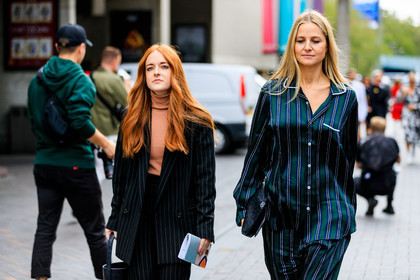 black jacket, blazer, camel sweater, graphic jacket, graphic pants, graphic shirt, green bag, green pants, green shirt, holly estelle russell, leather bag, loewe, pajamas, printed jacket, printed pants, printed shirt, red head, striped jacket, striped pants, striped shirt, trousers, fashion week, frenchystyle, FW, jonathan paciullo, street style, LFW, LONDON, SPRING SUMMER 2019, SS 19, atmosphere details, horizontal, detail