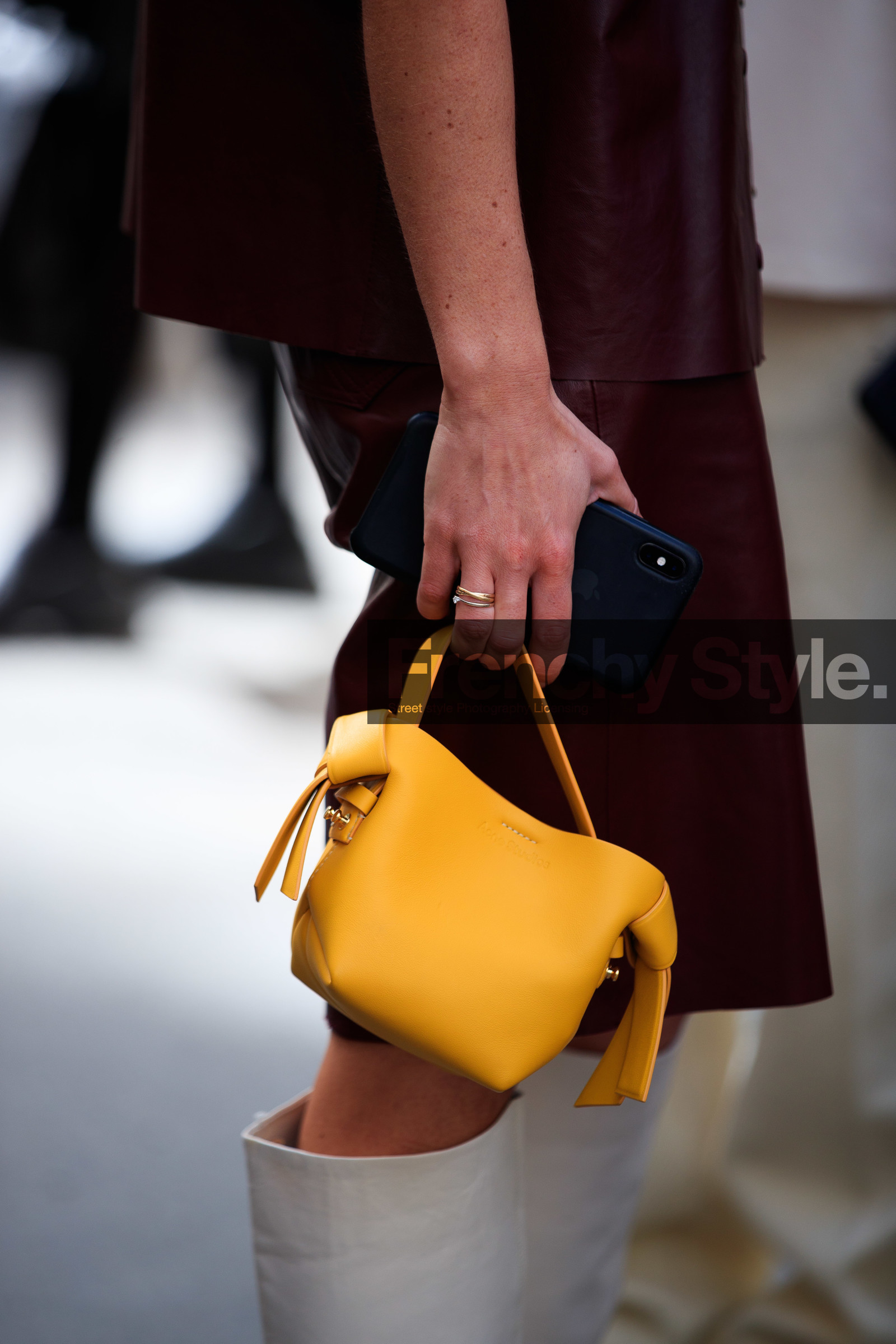 yellow leather bag, hand bag, acne studios bag, bag detail, close up detail, PARIS, PFW, fashion week, frenchystyle, FW, jonathan paciullo, street style, SPRING SUMMER 2021, SS 21, vertical, atmosphere details, detail
