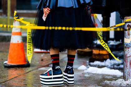 atmosphere details, AUTUMN WINTER 2017-2018, AW 17-18, black and white shoes, black and white wedges, black shoes, black skirt, black socks, black wedges, detail, FALL WINTER 2017-2018, fashion week, frenchystyle, FW, FW 17-18, gucci, high heels, horizontal, iphone, jonathan paciullo, NEW YORK, NYFW, reebok, street style, striped shoes, tulle, vêtements