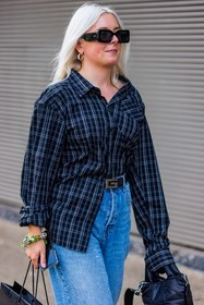 sunglasses, bracelet, handbag, small bag, earrings, denim, belt, gucci, fashion week, frenchystyle, FW, jonathan paciullo, street style, SPRING SUMMER 2022, SS 22, LFW, LONDON, vertical, atmosphere details, detail