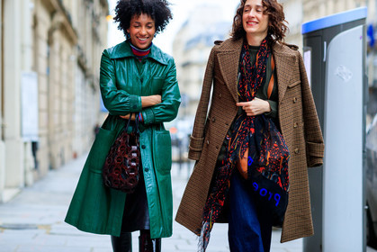 atmosphere details, AUTUMN WINTER 2017-2018, AW 17-18, brown coat, checked coat, detail, FALL WINTER 2017-2018, fashion week, frenchystyle, FW, FW 17-18, graphic coat, green coat, horizontal, houndstooth pattern, jonathan paciullo, leather bag, leather coat, over the shoulder, PARIS, PFW, printed coat, proenza schouler, street style, trousers
