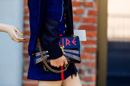 atmosphere details, black bag, detail, fashion week, frenchystyle, FW, graphic bag, gucci, horizontal, jonathan paciullo, leather bag, MFW, MILAN, printed bag, SPRING SUMMER 2018, SS 18, street style