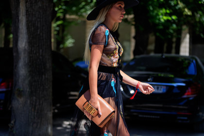 black dress, black hat, christian dior, embroidered dress, graphic dress, leather bag, nude bag, printed dress, see through, tulle, fashion week, frenchystyle, FW, jonathan paciullo, street style, PFW, PARIS, horizontal, atmosphere details, detail, AUTUMN WINTER 2018-2019, FALL WINTER 2018-2019, FW 18-19