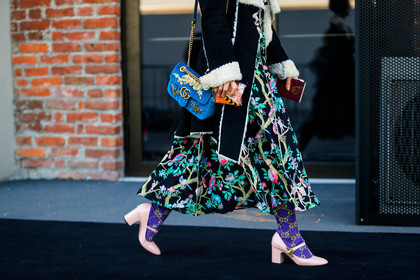 black coat, blue bag, floral, flowers, graphic bag, graphic dress, gucci, high heels, leather bag, leather shoes, multicolor dress, pink shoes, printed bag, printed dress, purple socks, fashion week, frenchystyle, FW, jonathan paciullo, street style, MFW, MILAN, AUTUMN WINTER 2018-2019, FALL WINTER 2018-2019, FW 18-19, horizontal, atmosphere details