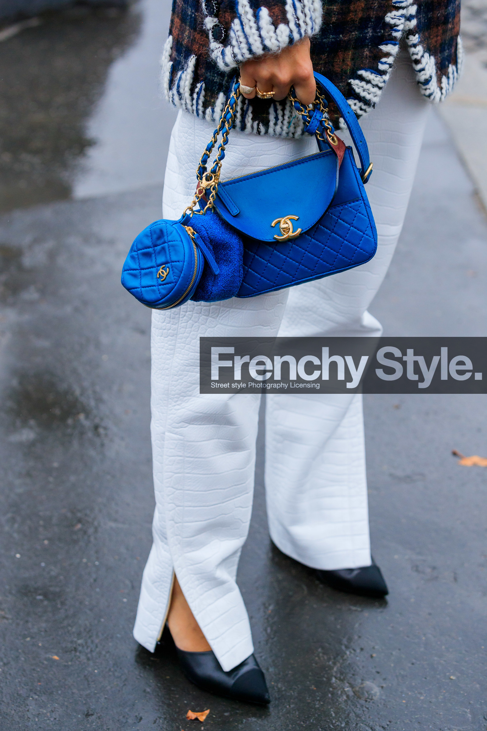 jen wonders, chanel bag, chanel jacket, blue leather bag, quilted bag, hand bag, round shape bag, mini bag, white leather pants, animal skin pants, brown jacket, checked jacket, tweed jacket, woolen jacket, embroidered jacket, chain strap bag, chanel total look, PARIS, PFW, SPRING SUMMER 2020, SS 20, fashion week, frenchystyle, FW, jonathan paciullo, street style, vertical, atmosphere details, detail