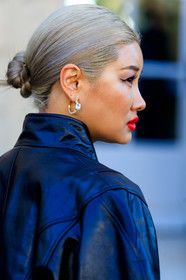 black jacket, earrings, eyeliner, leather jacket, pulled back hair, red lips, yoon ambush, fashion week, frenchystyle, FW, jonathan paciullo, street style, PFW, PARIS, AUTUMN WINTER 2019-2020, AW 19-20, FALL WINTER 2019-2020, FW 19-20, vertical, atmosphere details, detail