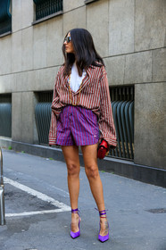 gilda ambrosio, white t-shirt, striped shirt, striped shorts, pyjama look, pyjama shirt, pyjama shorts, burgundy shirt, purple shorts, purple shoes, prada shoes, sharp end shoes, multi straps shoes, high heels shoes, red leather clutch, black sunglasses, square shape glasses, long necklace, golden necklace, big chain necklace, etro bag, etro shirt, etro look, etro shorts, fashion week, frenchystyle, FW, jonathan paciullo, street style, MFW, MILAN, AUTUMN WINTER 2020-2021, FALL WINTER 2020-2021, FW 20-21, vertical, full length