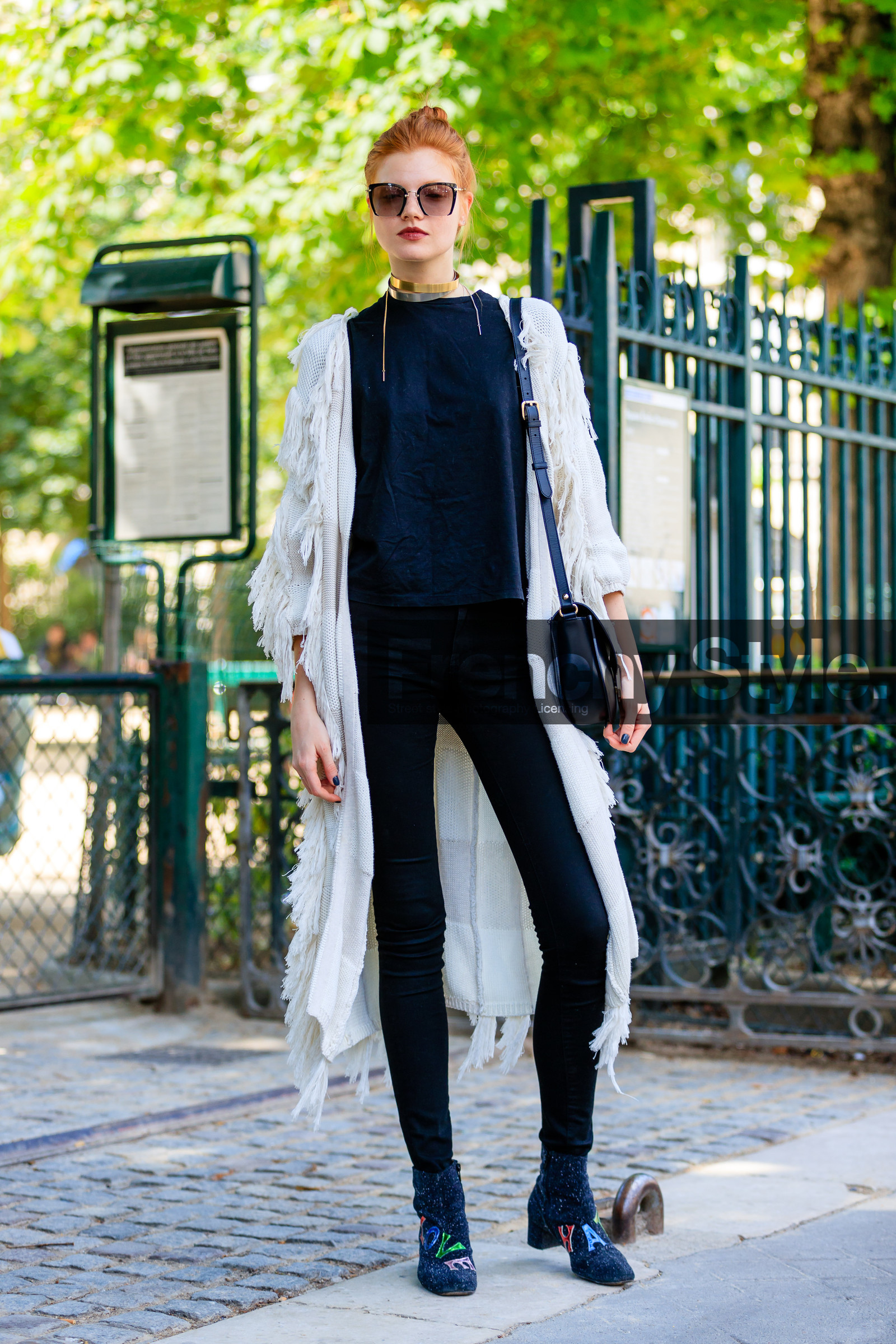 AUTUMN WINTER 2016-2017, AW 16-17, black bag, black denim, black top, blue boots, choker, denim pants, embroidered shoes, FALL WINTER 2016-2017, fashion week, frenchystyle, fringes, full length, FW, FW 16-17, golden jewelry, HAUTE COUTURE, high heels, jeans, jonathan paciullo, leather bag, MENSWEAR, message, model, necklace, PARIS, PFW, printed boots, red lips, street style, sunglasses, trousers, vertical, white cardigan, white jacket