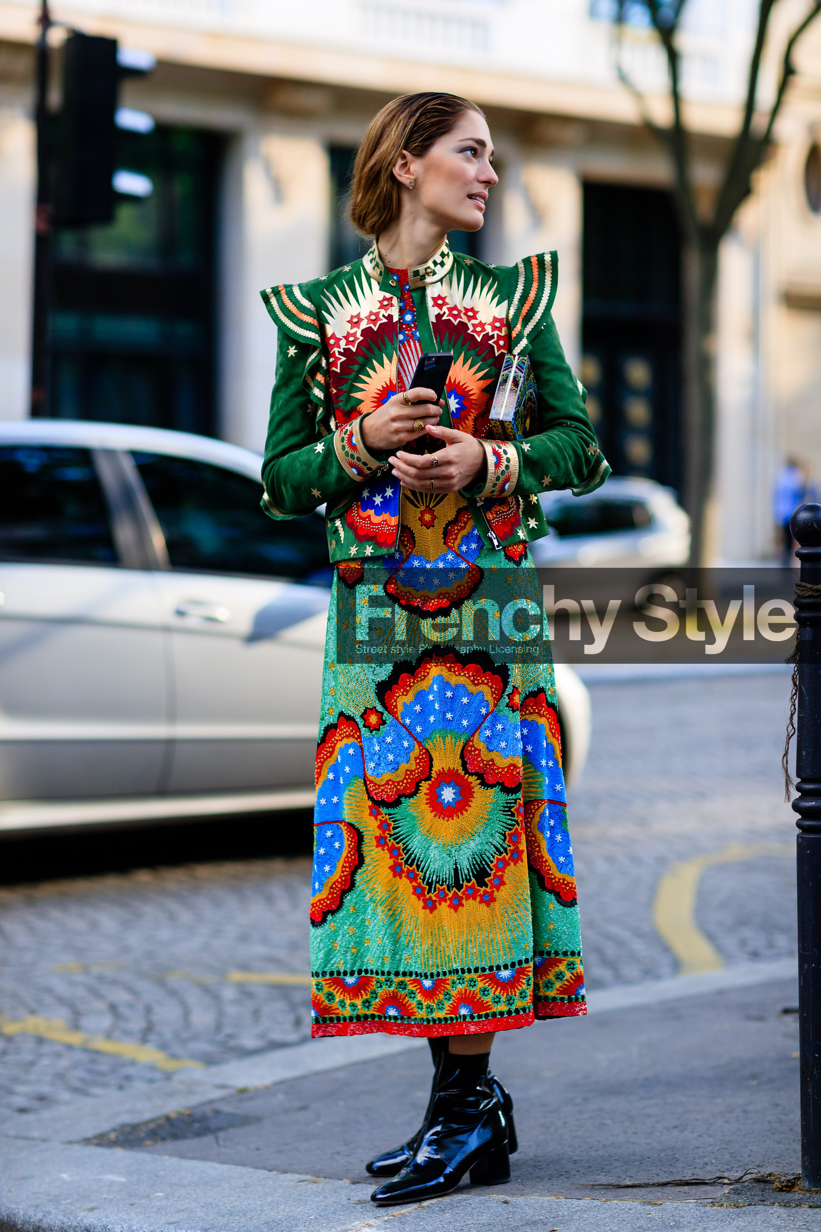AUTUMN WINTER 2016-2017, AW 16-17, black boots, blue, bracelet, drawings, embroidered bag, embroidered dress, embroideries, FALL WINTER 2016-2017, fashion week, frenchystyle, full length, FW, FW 16-17, glitter, graphic jacket, green, green bag, green dress, green jacket, HAUTE COUTURE, jonathan paciullo, leather boots, leather jacket, leather perfecto, MENSWEAR, multicolor, multicolor bag, multicolor jacket, orange, PARIS, PFW, printed dress, printed jacket, red, sequined dress, sofia sanchez de betak, stars, street style, stripes, valentino, varnished leather shoes, vertical, yellow