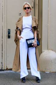 AUTUMN WINTER 2017-2018, AW 17-18, beige coat, black boots, black clutch, caro daur, cartier, earrings, FALL WINTER 2017-2018, fashion week, frenchystyle, full length, FW, FW 17-18, givenchy, high heels, jonathan paciullo, leather bag, leather boots, NEW YORK, NYFW, printed bag, ray ban, street style, sunglasses, trousers, vertical, watch, white pants, white top