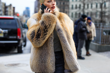 atmosphere details, AUTUMN WINTER 2016-2017, AW 16-17, brown fur, caroline vreeland, detail, fashion week, frenchystyle, fur coat, FW, FW 16-17, horizontal, iphone, jonathan paciullo, natural fur, NEW YORK, NYFW, street style, woman