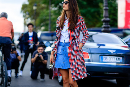 atmosphere details, blue denim, denim skirt, detail, fashion week, frenchystyle, FW, horizontal, jonathan paciullo, leather bag, PARIS, PFW, printed coat, red coat, SPRING SUMMER 2017, SS 17, street style, sunglasses, white shirt
