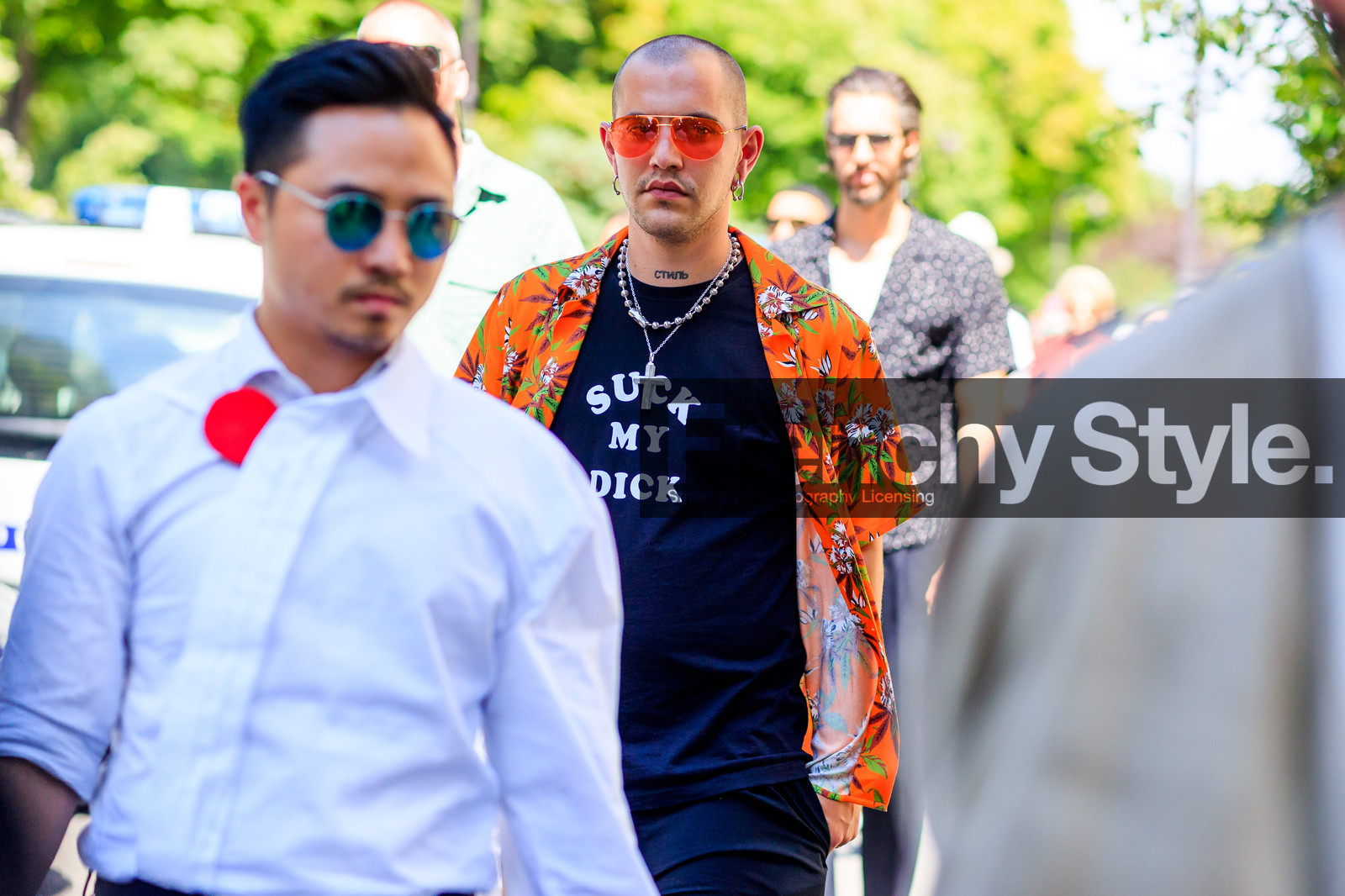 atmosphere details, black t shirt, detail, fashion week, frenchystyle, FW, horizontal, jonathan paciullo, marc goehring, MENSWEAR, necklace, orange shirt, PARIS, PFW, printed shirt, printed t shirt, SPRING SUMMER 2018, SS 18, street style, sunglasses, tattoos