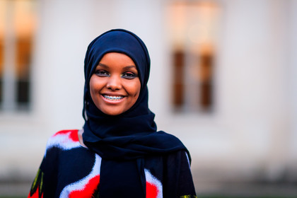 atmosphere details, AUTUMN WINTER 2017-2018, AW 17-18, black scarf, detail, eyeliner, eyeshadow, FALL WINTER 2017-2018, fashion week, frenchystyle, FW, FW 17-18, graphic dress, halima aden, handkerchief, horizontal, jonathan paciullo, long dress, MFW, MILAN, model, multicolor dress, portrait, printed dress, street style, veil