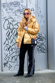 AUTUMN WINTER 2017-2018, AW 17-18, black bag, black pants, black shoes, down jacket, FALL WINTER 2017-2018, fashion week, frenchystyle, full length, FW, FW 17-18, golden jacket, jonathan paciullo, kappa, leather bag, leather shoes, MFW, MILAN, shiny jacket, street style, sunglasses, trousers, vertical