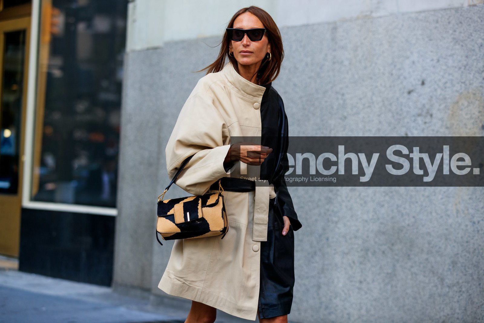 beige bag, beige coat, black coat, chloe loulou de saison, graphic bag, leather bag, leather coat, leather shoes, printed bag, sunglasses, fashion week, frenchystyle, FW, jonathan paciullo, street style, NEW YORK, NYFW, SPRING SUMMER 2020, SS 20, horizontal, atmosphere details, detail