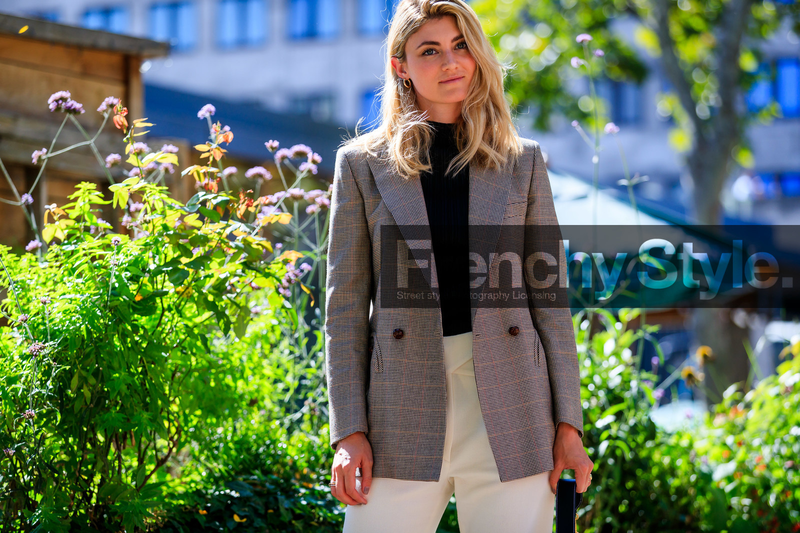 wandler bag, black leather bag, hand bag, brown checked jacket, checked jacket, black top, turtleneck top, white jeans, cropped flare jeans, cropped jeans, fashion week, frenchystyle, FW, jonathan paciullo, street style, atmosphere details, horizontal, detail