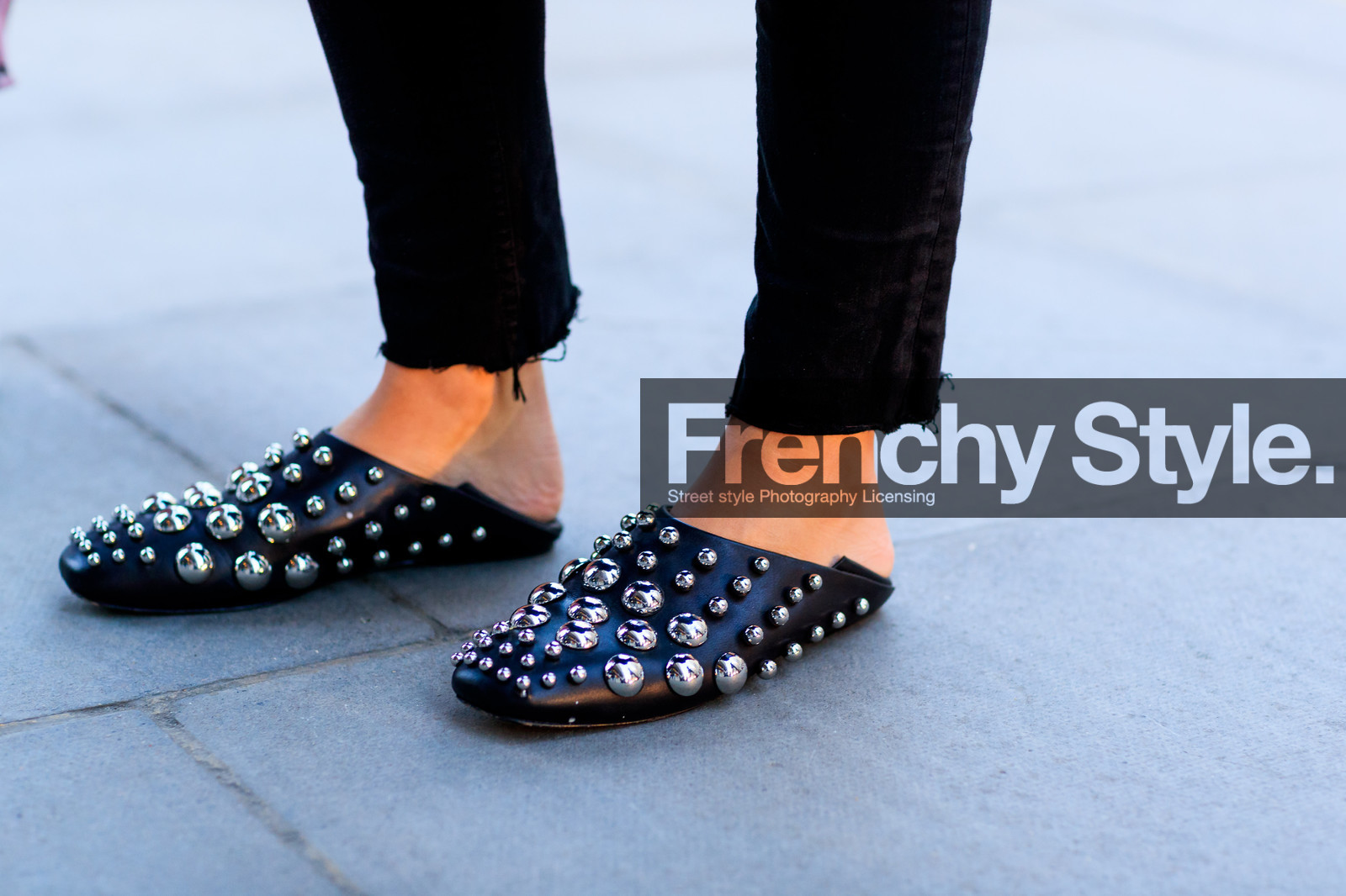 atmosphere details, AUTUMN WINTER 2017-2018, AW 17-18, black denim, black shoes, denim pants, detail, FALL WINTER 2017-2018, fashion week, frenchystyle, FW, FW 17-18, horizontal, jonathan paciullo, leather shoes, LFW, LONDON, street style, trousers