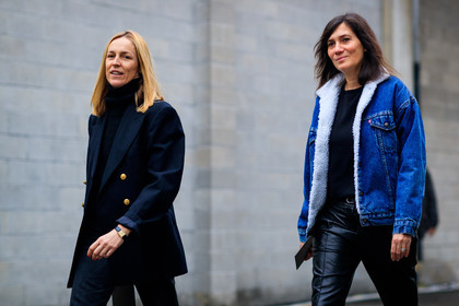 atmosphere details, AUTUMN WINTER 2017-2018, AW 17-18, black denim, black jacket, black pants, black turtleneck, blazer, blue denim, denim jacket, denim pants, detail, Emmanuelle Alt, FALL WINTER 2017-2018, fashion week, frenchystyle, FW, FW 17-18, horizontal, jeans, jonathan paciullo, leather pants, levi's, levi's strauss, MFW, MILAN, shearling, street style, trousers, white fur