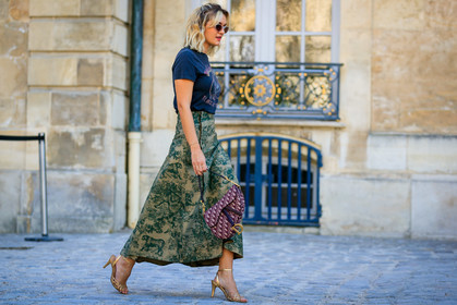 adenorah, black t shirt, christian dior, golden shoes, graphic bag, graphic skirt, green skirt, leather bag, leather shoes, monogram, printed bag, printed skirt, printed t shirt, red bag, saddle bag, sunglasses, fashion week, frenchystyle, FW, jonathan paciullo, street style, PFW, PARIS, AUTUMN WINTER 2019-2020, AW 19-20, FALL WINTER 2019-2020, FW 19-20, horizontal, atmosphere details, full length