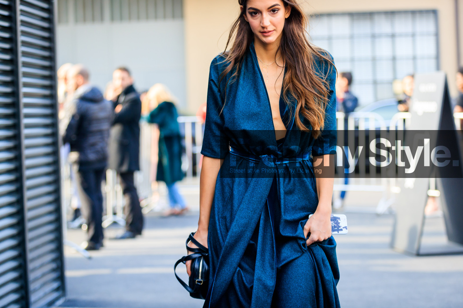 atmosphere details, AUTUMN WINTER 2017-2018, AW 17-18, black bag, blue dress, detail, FALL WINTER 2017-2018, fashion week, frenchystyle, FW, FW 17-18, horizontal, jonathan paciullo, leather bag, MFW, MILAN, Sara Nicole Rossetto, street style