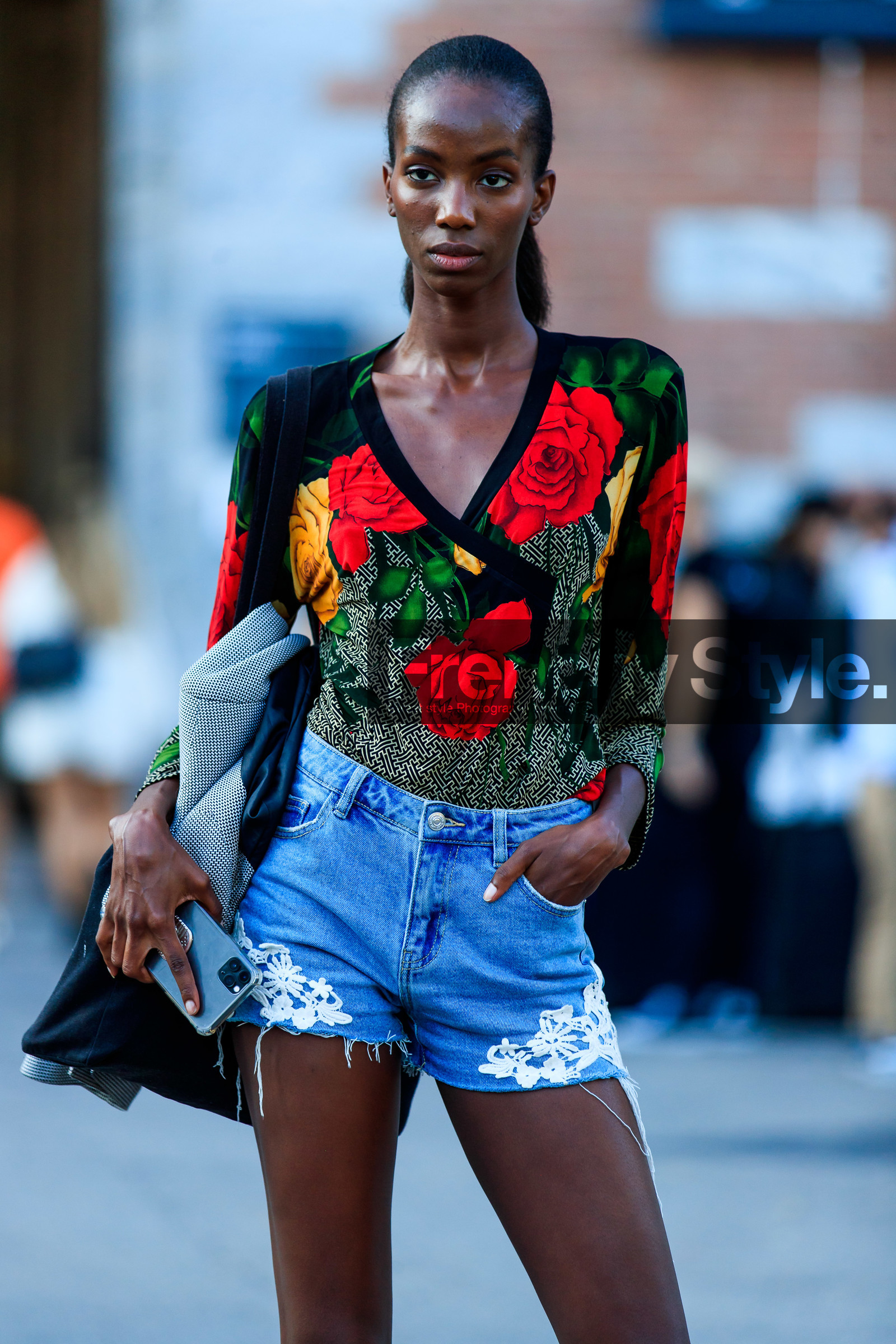 floral printed blouse, low necked blouse, black blouse, red blouse, denim, denim shorts, floral embroidered shorts, fashion week, frenchystyle, FW, jonathan paciullo, street style, MFW, MILAN, SPRING SUMMER 2021, SS 21, vertical, detail, model