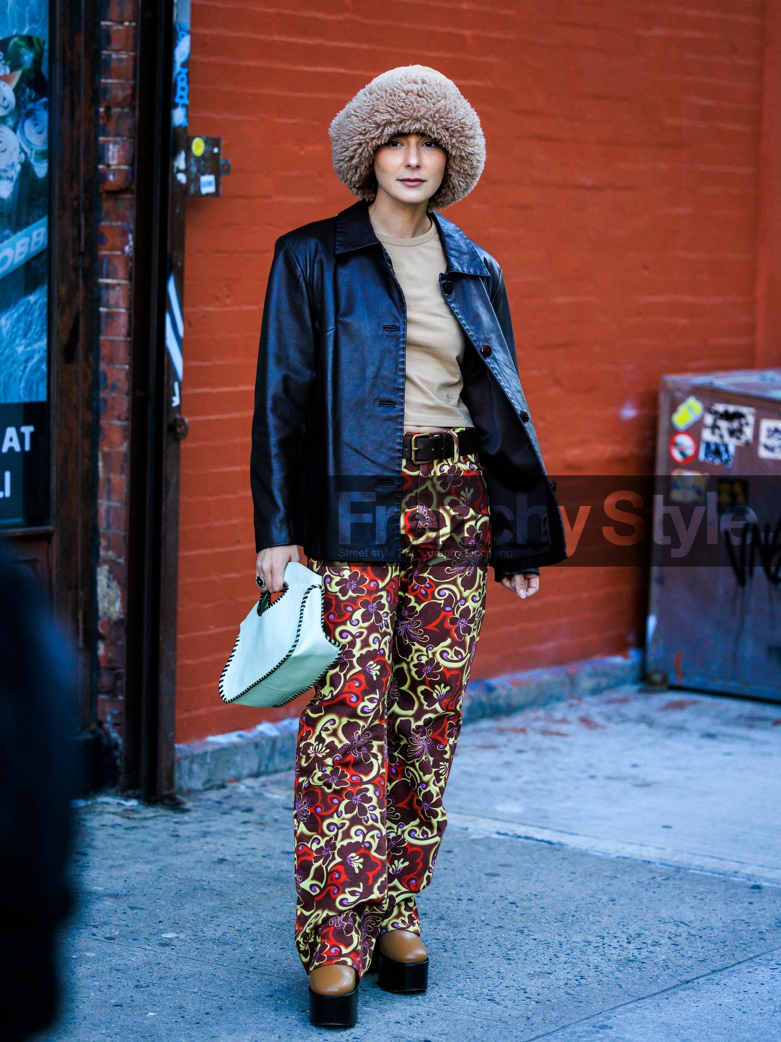 leather jacket, black jacket, fluffy hat, beige hat, furry hat, buttoned jacket, beige tshirt, flowered pants, multicolor pants, printed pants, platform shoes, brown platform boots, leather platform boots, sky blue handbag, leather handbag, black belt, alyssa coscarelli, fashion week, frenchystyle, FW, jonathan paciullo, street style, NYFW, NEW YORK, AUTUMN WINTER 2022-2023, FALL WINTER 2022_2023, FW 22-23, vertical, full length
