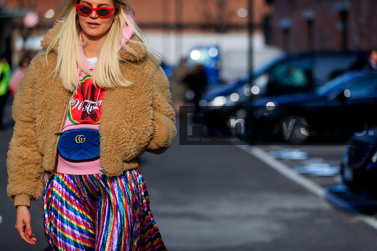 beige jacket, blue bag, fanny pack, graphic skirt, gucci, hoodie, leather bag, multicolor skirt, pink sweater, pleated skirt, printed skirt, printed sweater, rainbow, shearling, shiny skirt, suede bag, sunglasses, fashion week, frenchystyle, FW, jonathan paciullo, street style, MFW, MILAN, AUTUMN WINTER 2018-2019, FALL WINTER 2018-2019, FW 18-19, horizontal, atmosphere details