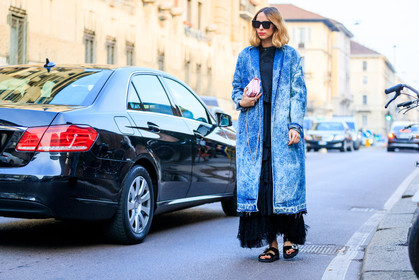 atmosphere details, AUTUMN WINTER 2017-2018, AW 17-18, black dress, black sandals, black shoes, blue denim, candela novembre, denim coat, FALL WINTER 2017-2018, fashion week, frenchystyle, full length, FW, FW 17-18, horizontal, jonathan paciullo, lace dress, leather bag, leather shoes, long coat, MFW, MILAN, pink bag, street style, sunglasses