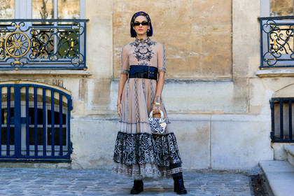 black and white, black and white bag, black belt, black shoes, bracelet, christian dior, embroideries, graphic bag, graphic dress, headband, leather bag, leather belt, leather shoes, printed bag, printed dress, rings, see through, sita abellan, sunglasses, tattoos, tulle, white dress, fashion week, frenchystyle, FW, jonathan paciullo, street style, PFW, PARIS, AUTUMN WINTER 2019-2020, AW 19-20, FALL WINTER 2019-2020, FW 19-20, horizontal, atmosphere details, full length