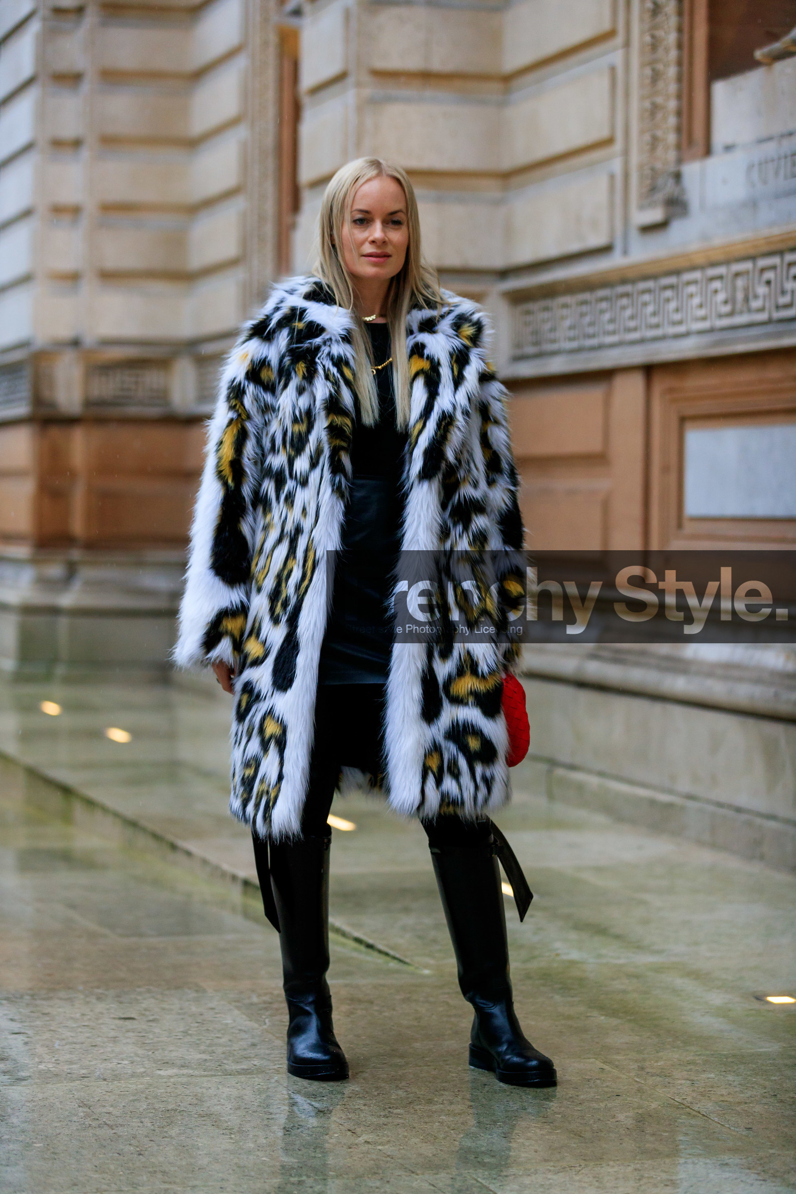 thora valdimars, white coat, leopard printed coat, fur coat, red leather bag, plaited leather bag, plaited bag, bottega veneta bag, hand bag, black leather boots, high boots, flat boots, black leather skirt, black tights, fashion week, frenchystyle, FW, jonathan paciullo, street style, LFW, LONDON, AUTUMN WINTER 2020-2021, FALL WINTER 2020-2021, FW 20-21, vertical, full length
