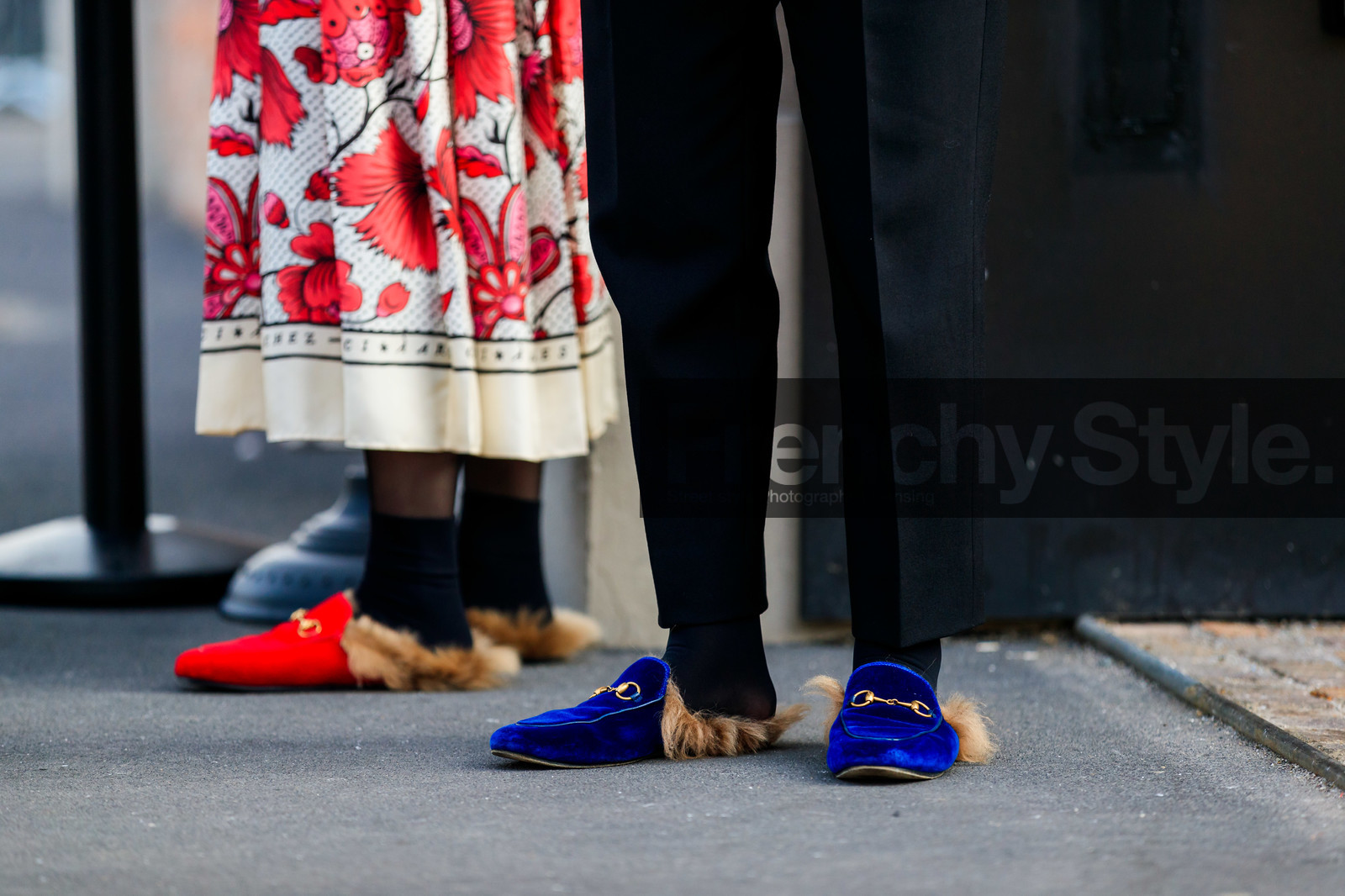 floral, flowers, fur shoes, graphic skirt, gucci, leather shoes, loafers, printed skirt, red shoes, white skirt, fashion week, frenchystyle, FW, jonathan paciullo, street style, MFW, MILAN, AUTUMN WINTER 2019-2020, AW 19-20, FALL WINTER 2019-2020, FW 19-20, atmosphere details, detail, horizontal