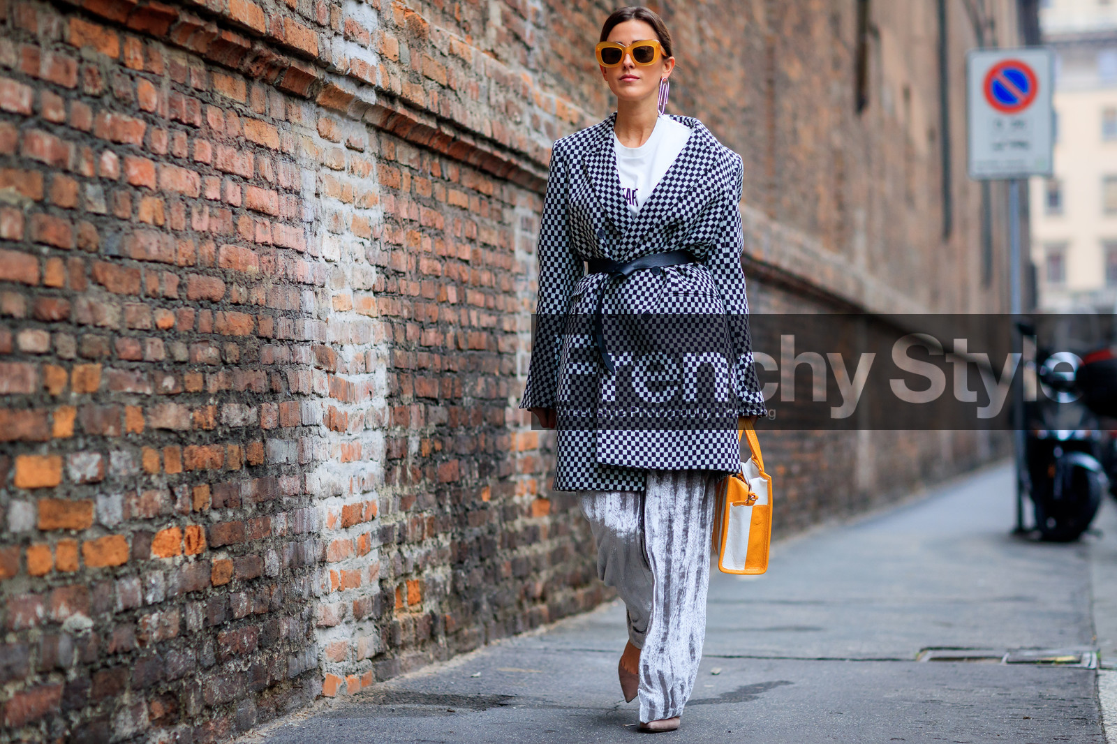 atmosphere details, AUTUMN WINTER 2017-2018, AW 17-18, balenciaga, belted coat, black and white, black belt, checked coat, earrings, FALL WINTER 2017-2018, fashion week, frenchystyle, full length, FW, FW 17-18, gingham, glitter, graphic bag, graphic coat, horizontal, jonathan paciullo, leather bag, leather belt, leather shoes, MFW, MILAN, nude shoes, plaid, printed bag, printed jacket, shiny pants, silver pants, street style, striped bag, sunglasses, sylvia haghjoo, trousers, white t shirt, yellow bag