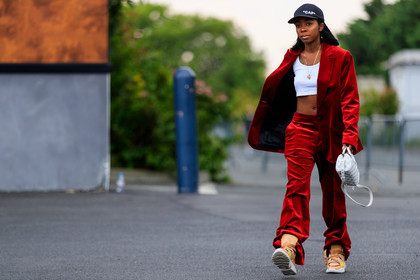 beige sneakers, black cap, blazer, chloé, crop top, graphic bag, leather bag, leather shoes, monogram, printed bag, red jacket, red pants, red suit, trousers, vêtements, white bag, white top, fashion week, frenchystyle, FW, jonathan paciullo, street style, PFW, PARIS, atmosphere details, horizontal, full length, AUTUMN WINTER 2018-2019, FALL WINTER 2018-2019, FW 18-19