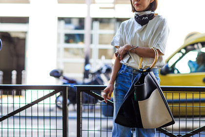 atmosphere details, black bag, black scarf, blue denim, bracelet, céline, denim pants, detail, fashion week, frenchystyle, FW, graphic bag, horizontal, jeans, jonathan paciullo, leather bag, MENSWEAR, PARIS, patchwork, PFW, pleats, printed scarf, SPRING SUMMER 2017, SS 17, street style, trousers, vêtements, white top