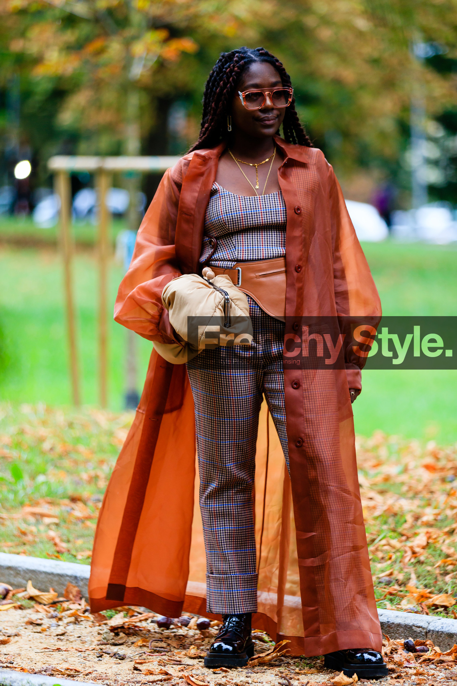 orange glasses, orange jacket, organza jacket, long jacket, checked pants, checked top, blue pants, blue top, red pants, red top, burgundy pants, burgundy top, camel leather bag, camel leather belt, belt bag, light beige leather clutch, golden necklace, multi necklace, black polish boots, laced boots, flat boots, polish boots, lois opoku, street style, jonathan paciullo, FW, frenchystyle, fashion week, MFW, MILAN, SPRING SUMMER 2021, SS 21, vertical, full length