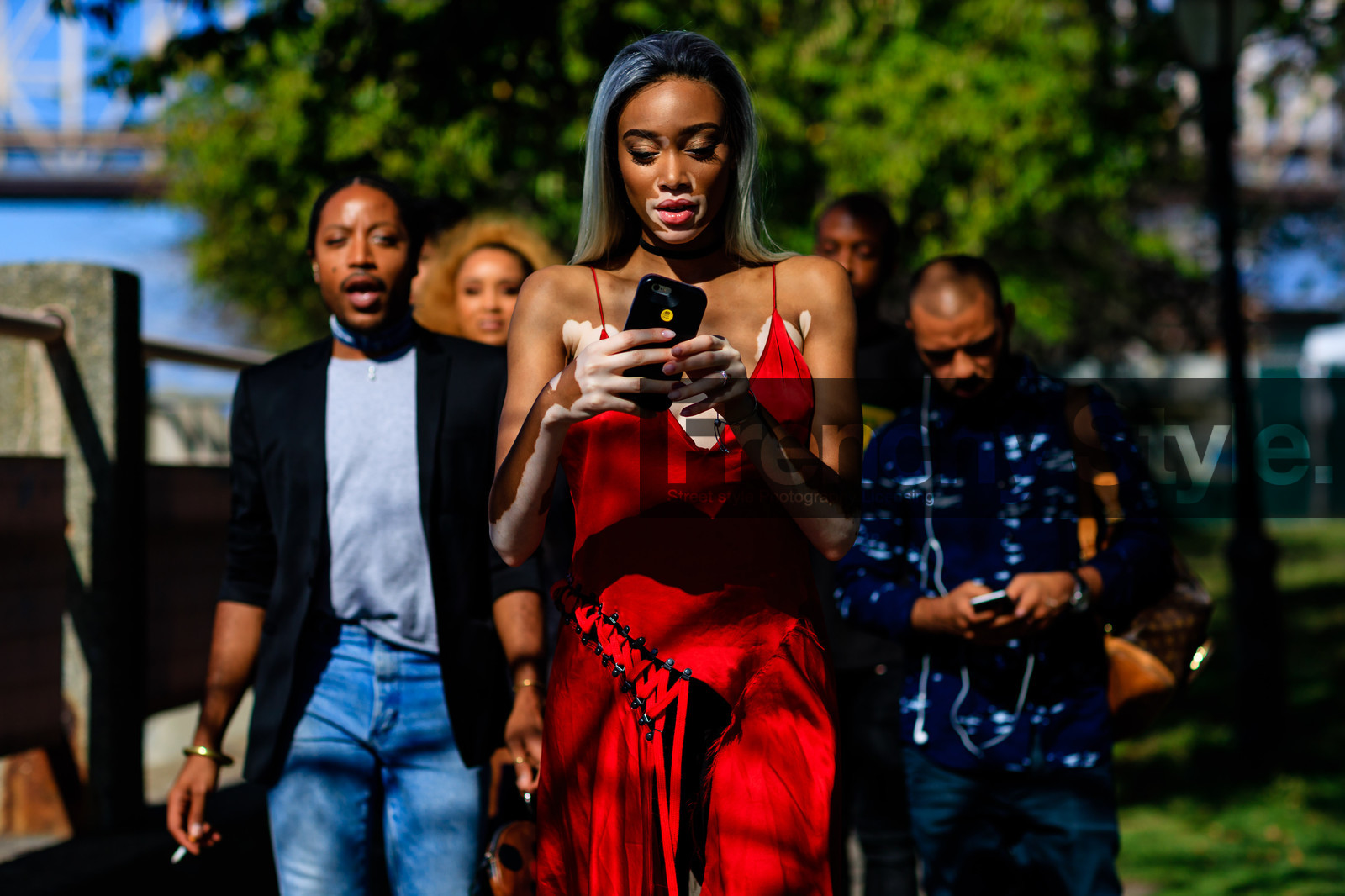 atmosphere details, choker, detail, fashion week, frenchystyle, FW, horizontal, iphone, jonathan paciullo, NEW YORK, NYFW, red dress, SPRING SUMMER 2017, SS 17, street style, winnie harlow, woman
