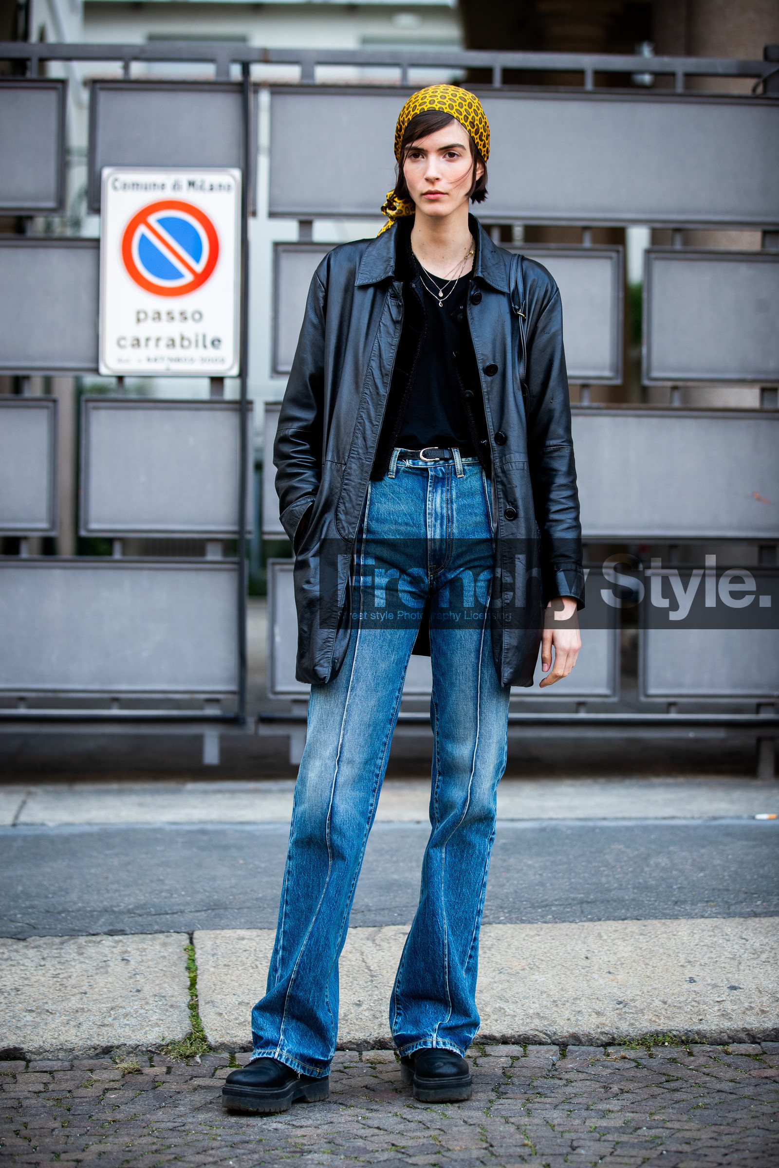 yellow scarf, printed scarf, cachemere printed scarf, hair scarf, green scarf, black leather jacket, black t-shirt, blue jeans, used jeans, flare jeans, street style, jonathan paciullo, FW, frenchystyle, fashion week, MFW, MILAN, SPRING SUMMER 2021, SS 21, vertical, full length, model