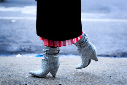black coat, glitter, high heels, leather shoes, shiny boots, silver shoes, fashion week, frenchystyle, FW, jonathan paciullo, street style, NYFW, NEW YORK, AUTUMN WINTER 2018-2019, AW 18-19, FALL WINTER 2018-2019, FW 18-19, atmosphere details, horizontal, detail