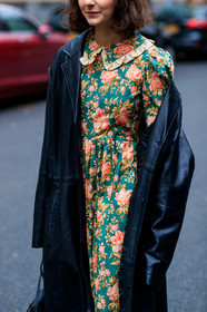 alyssa coscarelli, black coat, floral, flower, graphic dress, green dress, leather coat, loewe, off the shoulder, printed dress, frenchystyle, jonathan paciullo, street style, NYFW, NEW YORK, AUTUMN WINTER 2019-2020, AW 19-20, FALL WINTER 2019-2020, FW 19-20, fashion week, FW, vertical, atmosphere details, detail