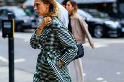 atmosphere details, black and white, checked coat, detail, fashion week, frenchystyle, FW, gingham, graphic coat, horizontal, jonathan paciullo, LFW, LONDON, plaid, printed coat, SPRING SUMMER 2017, SS 17, street style, woman