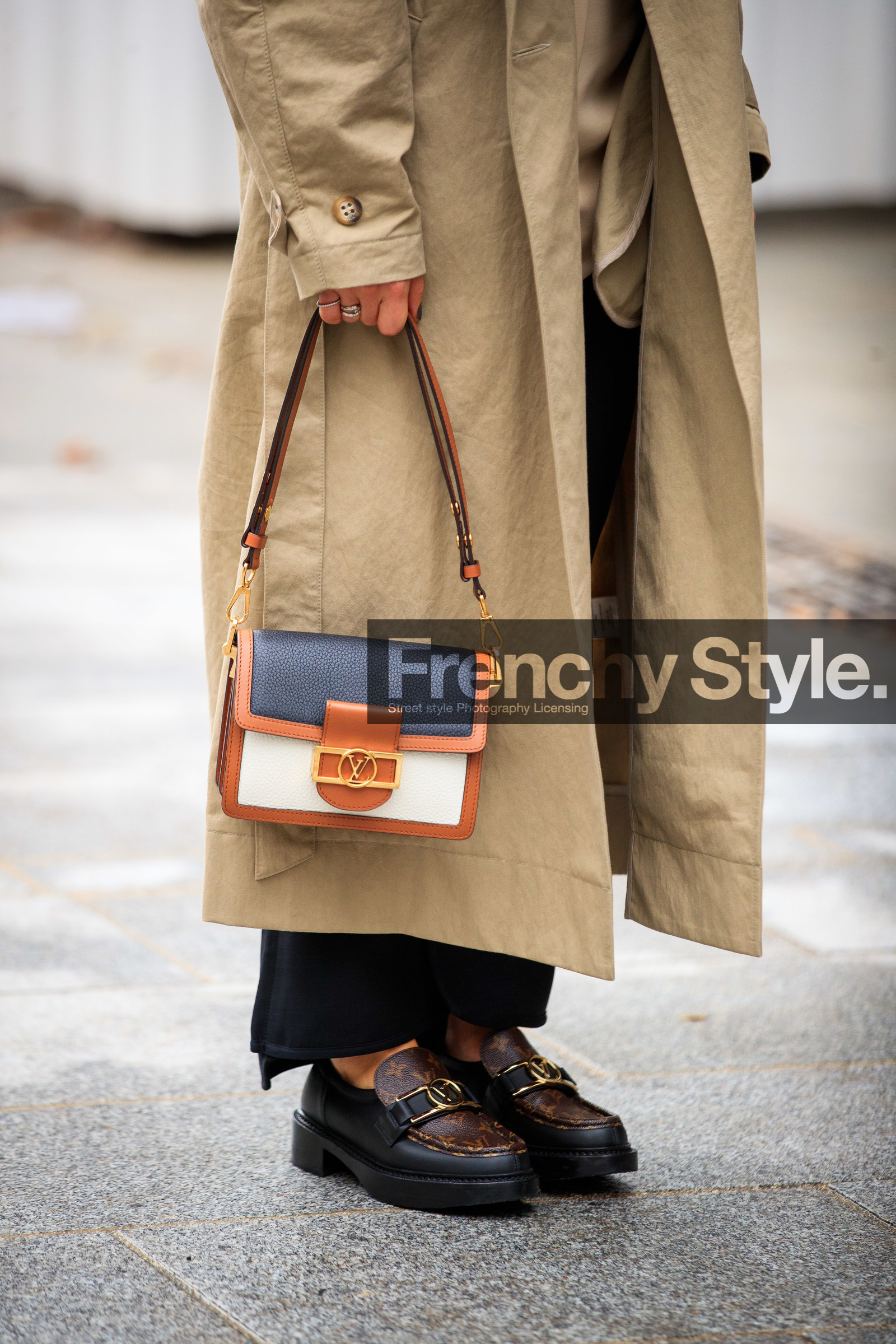 sophia roe, louis vuitton bag, beige trench coat, camel leather bag, white leather bag, black leather bag, black leather loafers, monogrammed loafers, hand bag, louis vuitton shoes, close up detail, bag detail, shoes detail, PARIS, PFW, fashion week, frenchystyle, FW, jonathan paciullo, street style, SPRING SUMMER 2021, SS 21, vertical, atmosphere details, detail