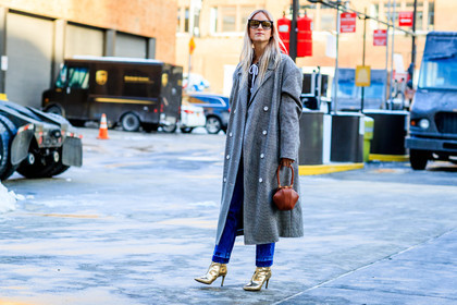 atmosphere details, AUTUMN WINTER 2017-2018, AW 17-18, blue denim, brown bag, Charlotte Groeneveld, checked coat, denim pants, FALL WINTER 2017-2018, fashion week, frenchystyle, full length, FW, FW 17-18, golden boots, grey coat, high heels, horizontal, jeans, jonathan paciullo, leather bag, leather shoes, NEW YORK, NYFW, plaid, shiny boots, street style, sunglasses, trousers